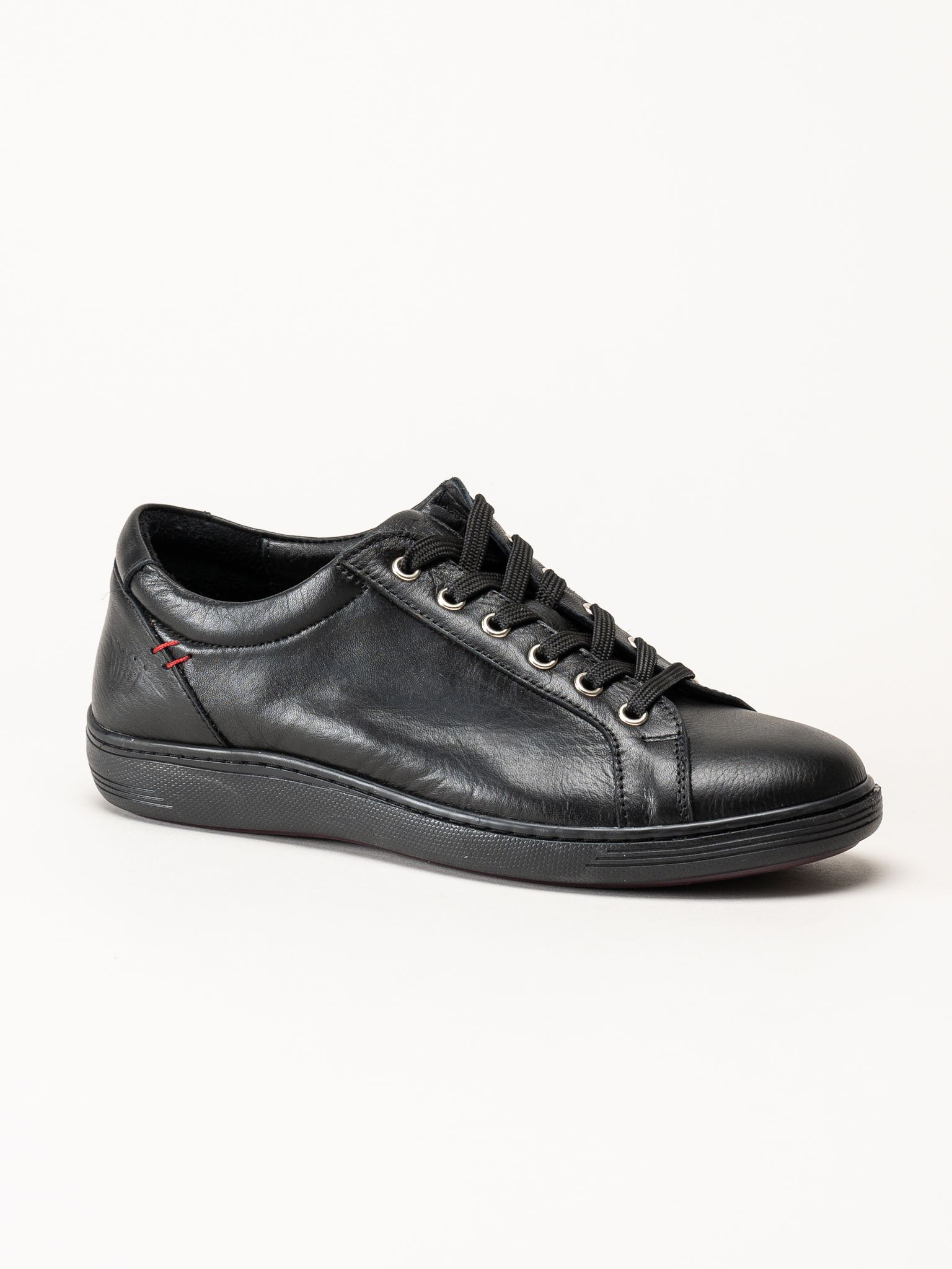Charlotte of Sweden - Svarta sneakers i skinn