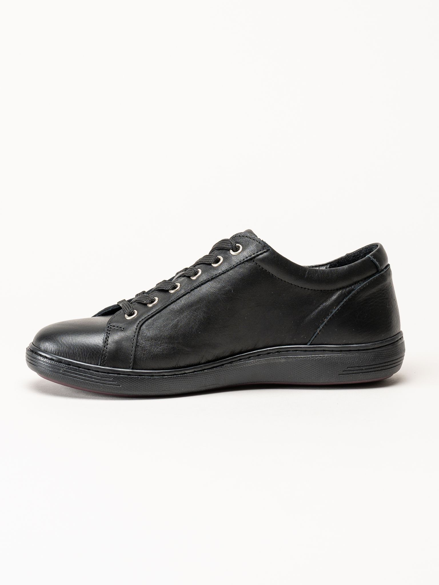 Charlotte of Sweden - Svarta sneakers i skinn