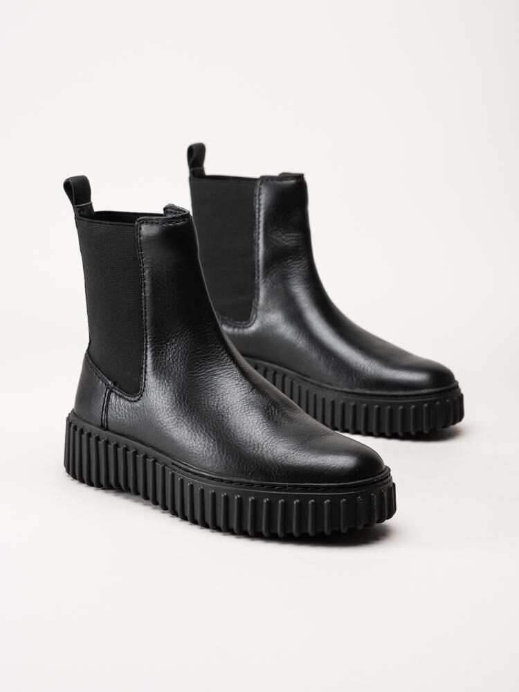 Clarks - Torhill Maple D - Svarta chelsea boots i skinn