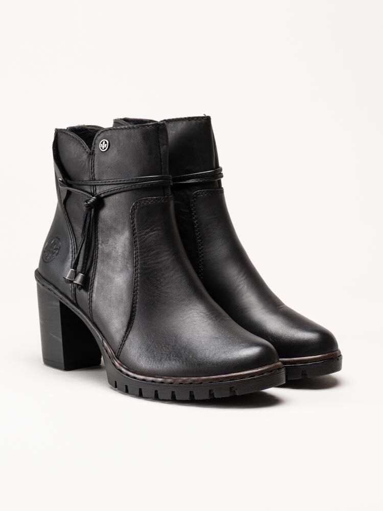 Rieker - Svarta skinnboots med klack