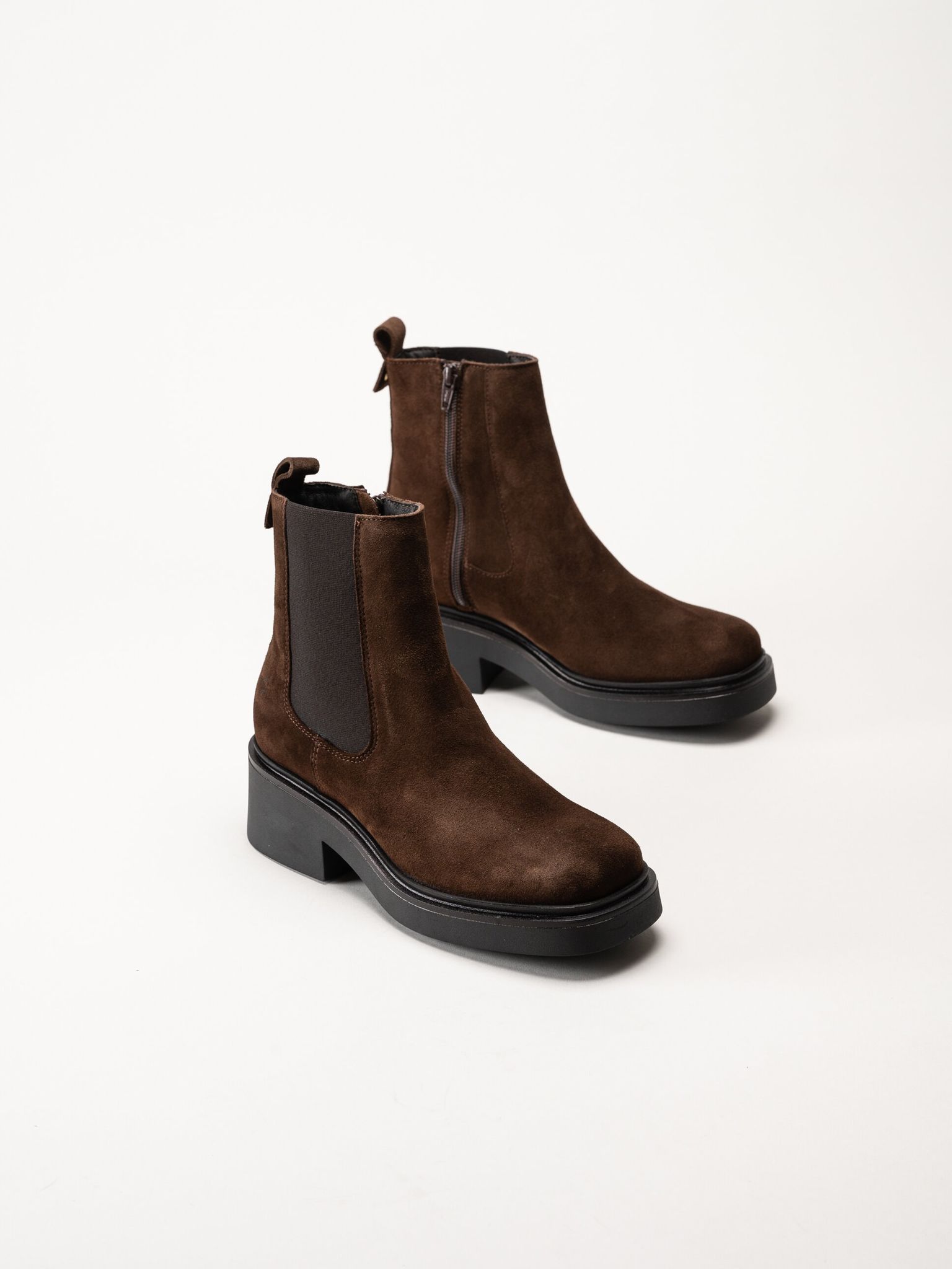 Shoedesign Copenhagen - Saddle - Mörkbruna chelsea boots i mocka