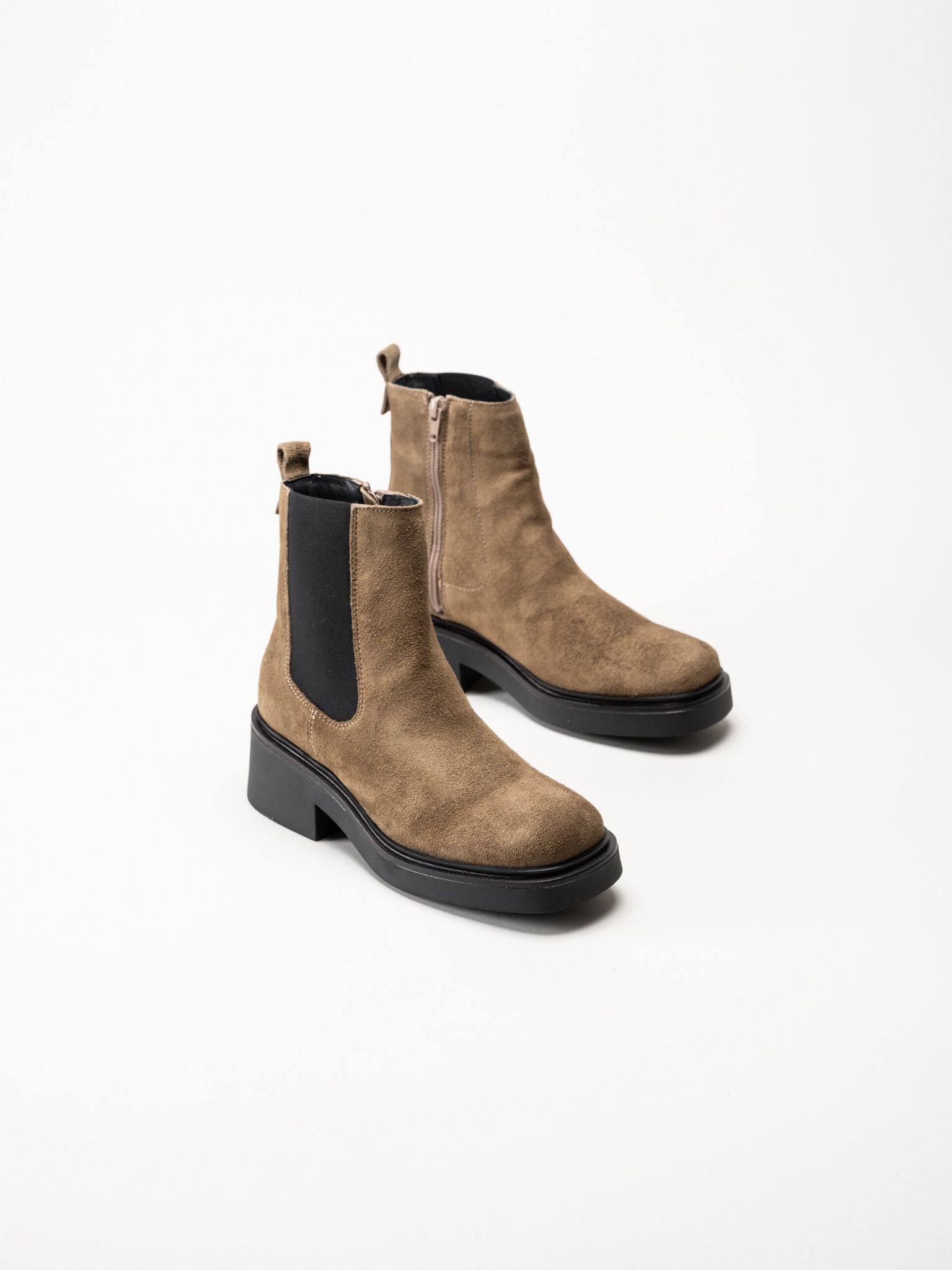 Shoedesign Copenhagen - Saddle - Bruna chelsea boots i mocka