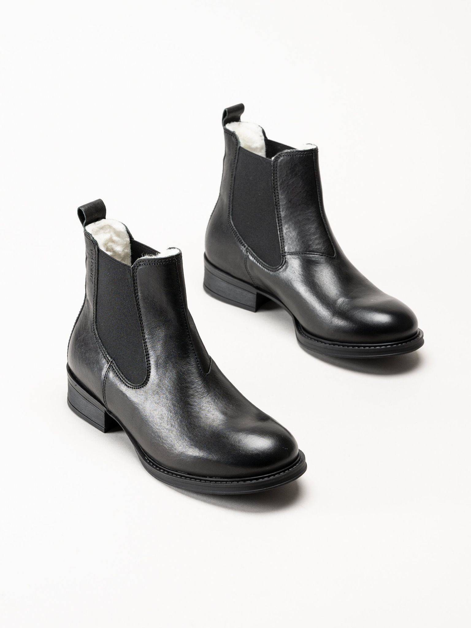 Ten Points - Pandora - Svarta chelsea boots i skinn