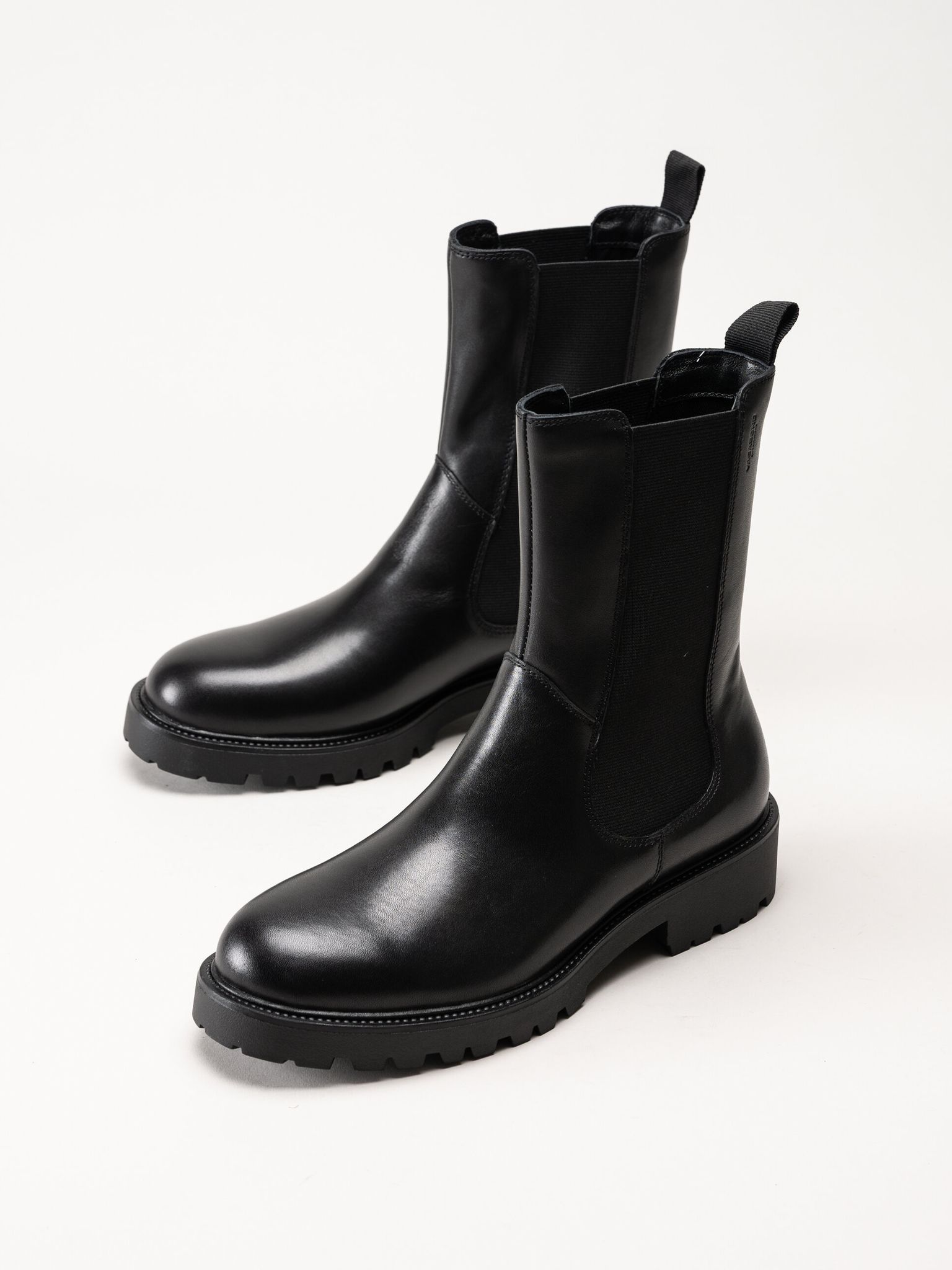 Vagabond - Kenova - Svarta chelsea boots i skinn