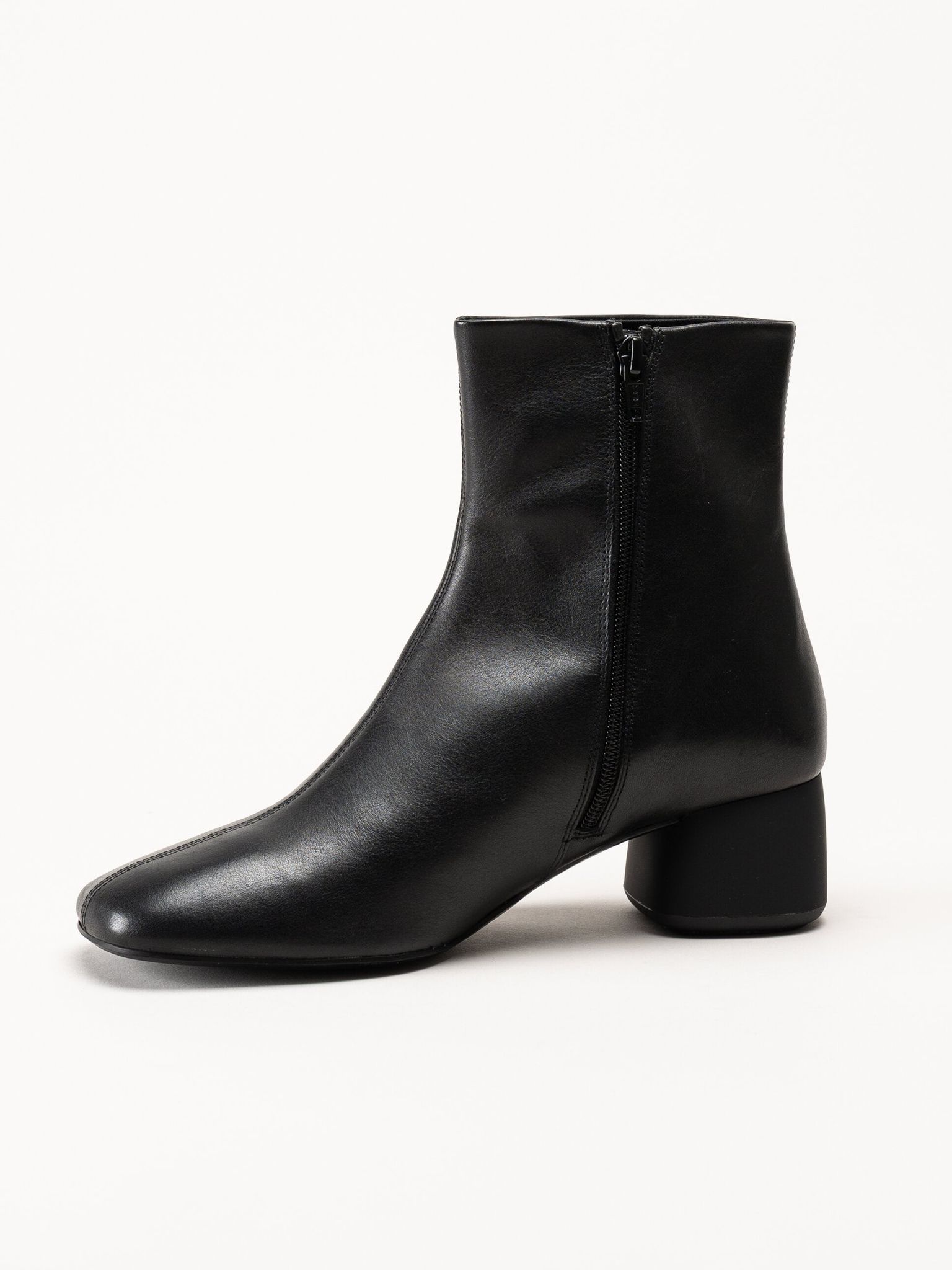 Vagabond - Livia - Svarta stövletter i skinn