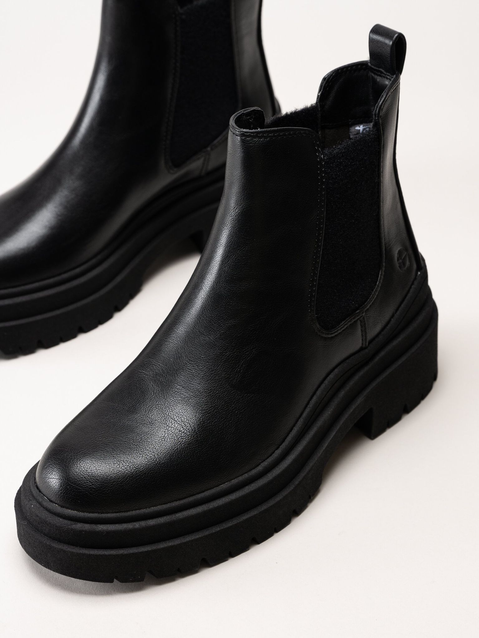 Tamaris - Svarta boots i skinnimitation
