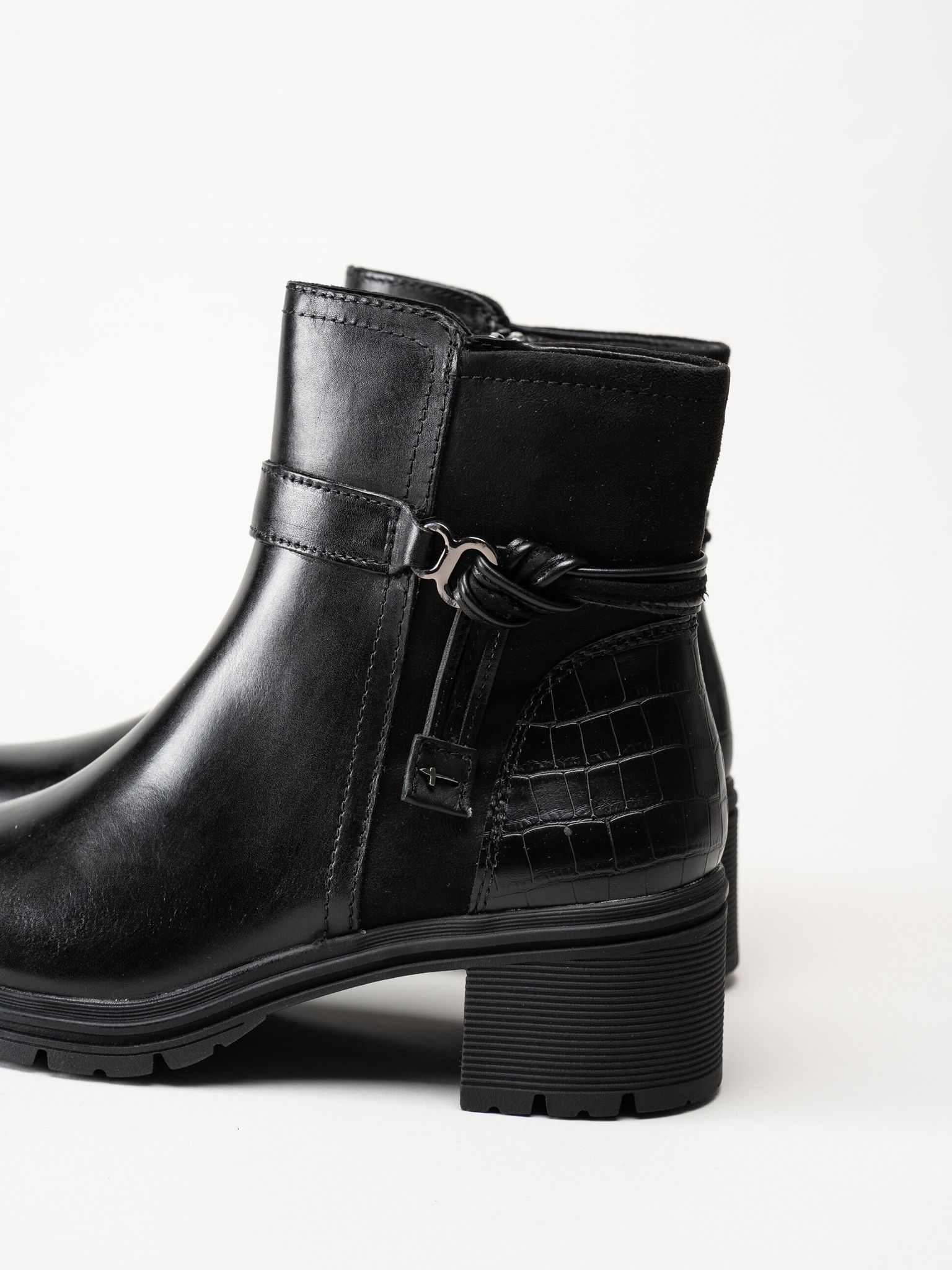 Tamaris - Svarta boots i skinn