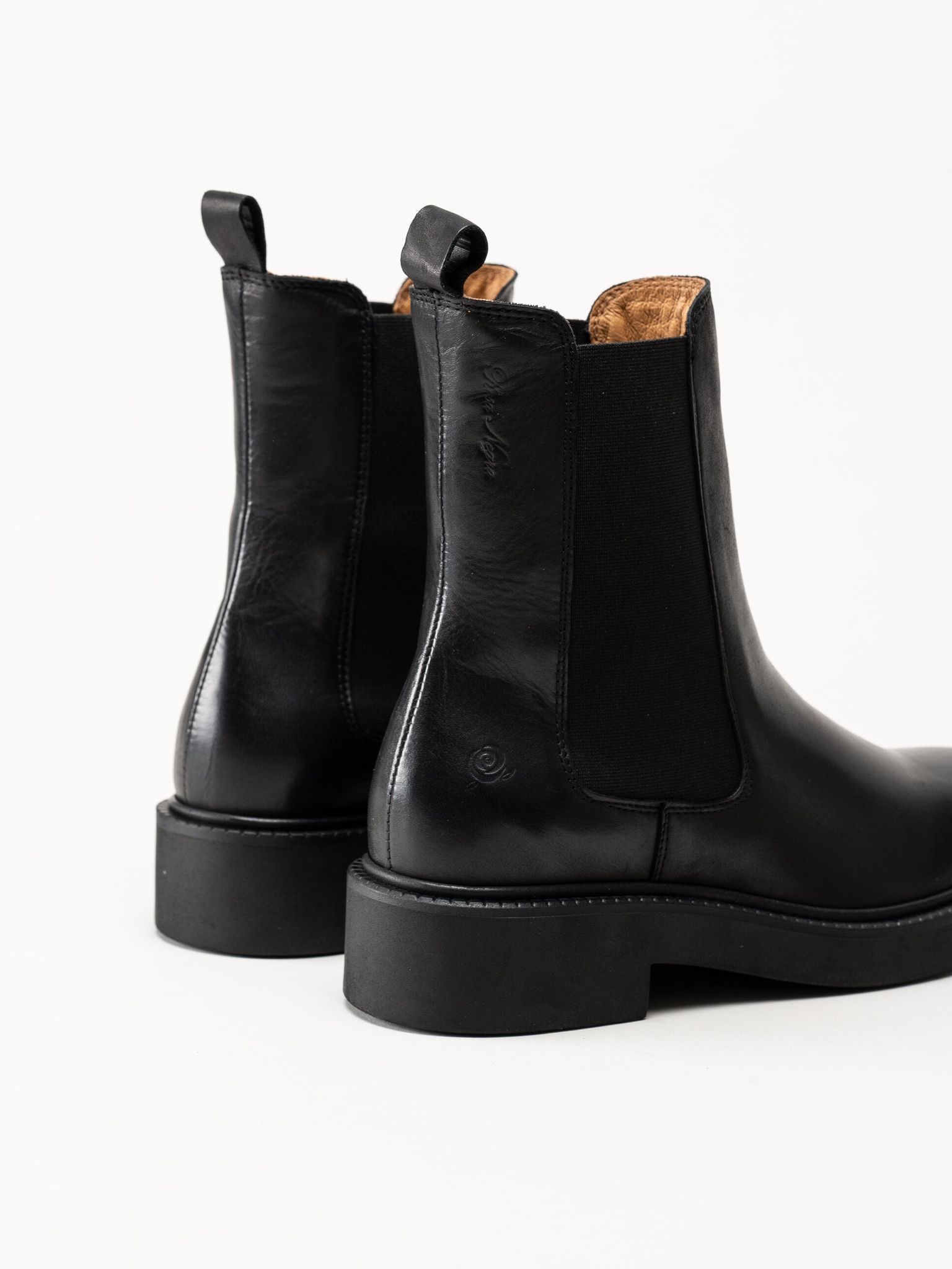 Rosa Negra - Svarta chelsea boots i skinn