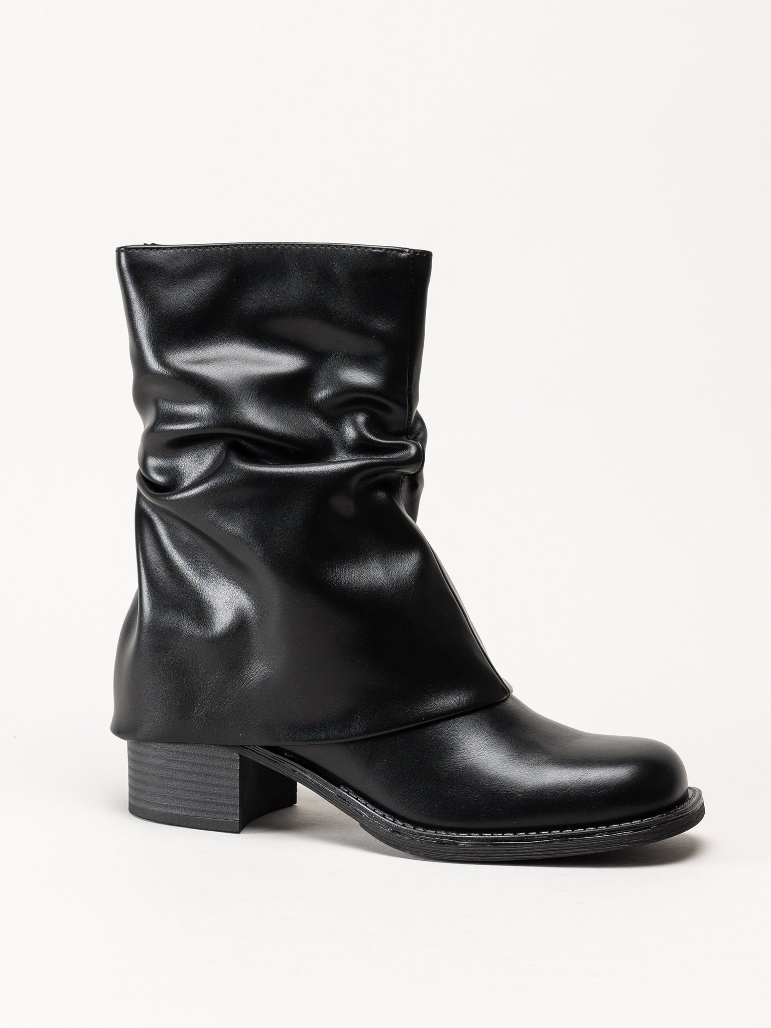 Marco Tozzi - Svarta boots med nedvikt skaft