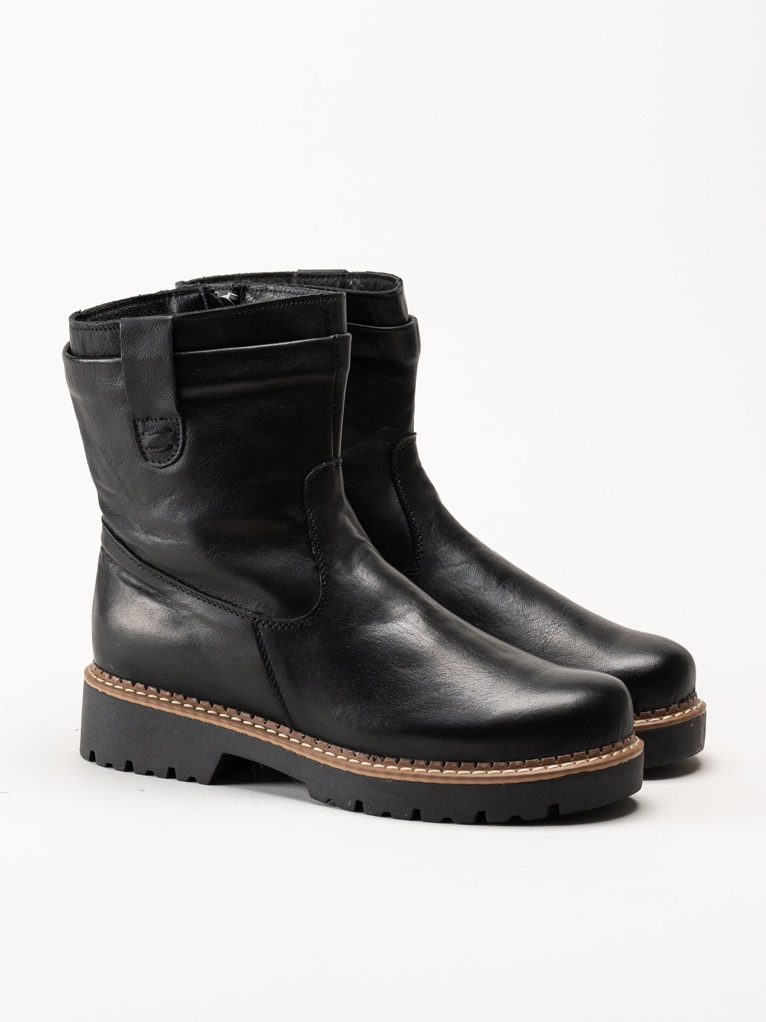 Andrea Conti - Svarta boots i skinn