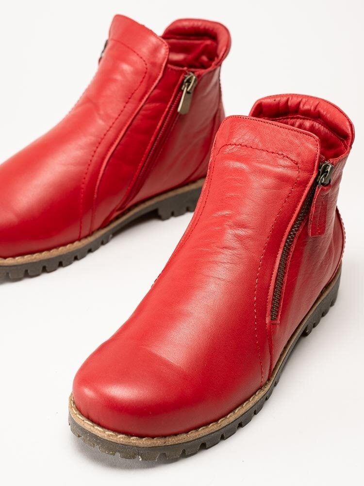 Charlotte of Sweden - Röda boots i mjukt skinn