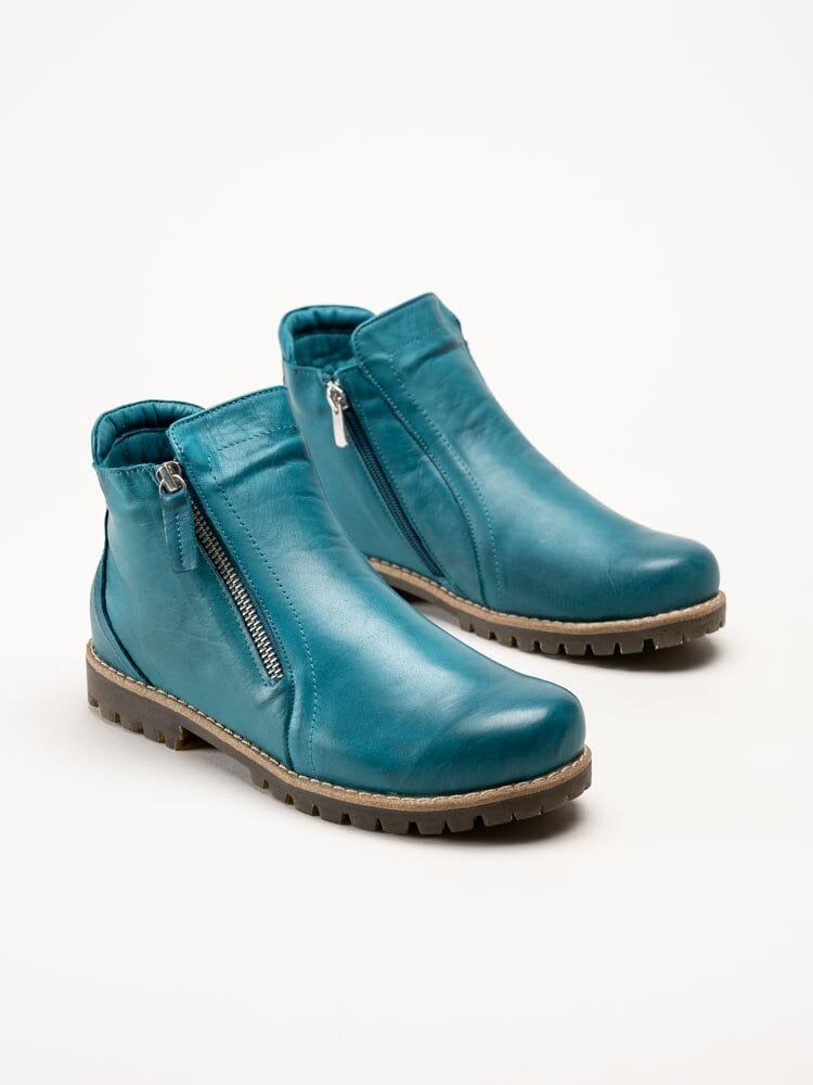 Charlotte of Sweden - Turkosa boots i skinn