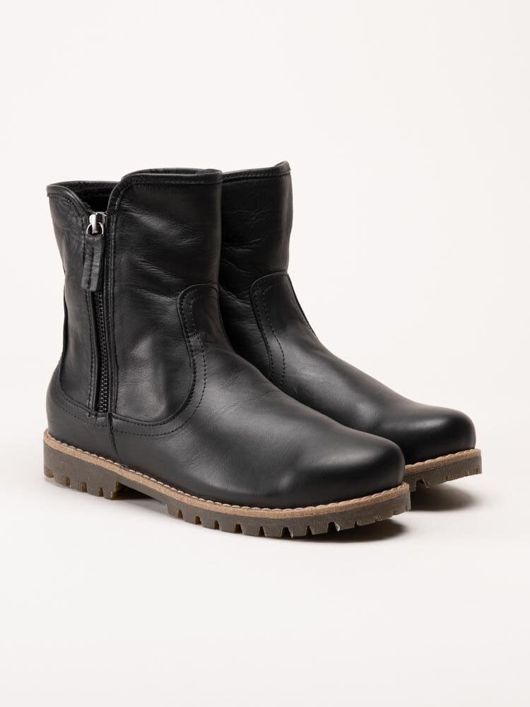 Charlotte of Sweden - Svarta fodrade boots i skinn