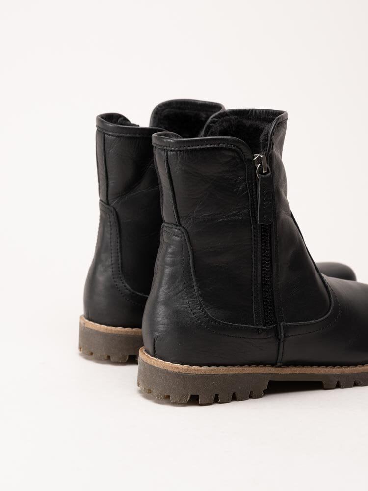 Charlotte of Sweden - Svarta fodrade boots i skinn