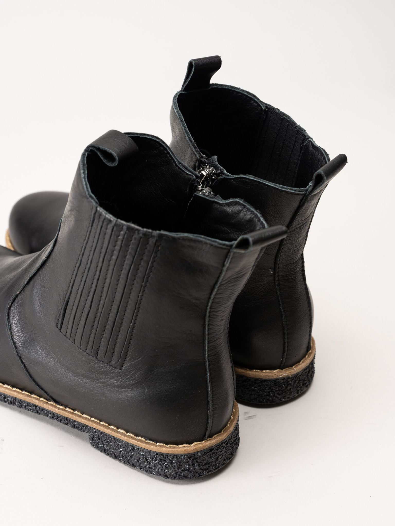 Charlotte of Sweden - Svarta boots i skinn
