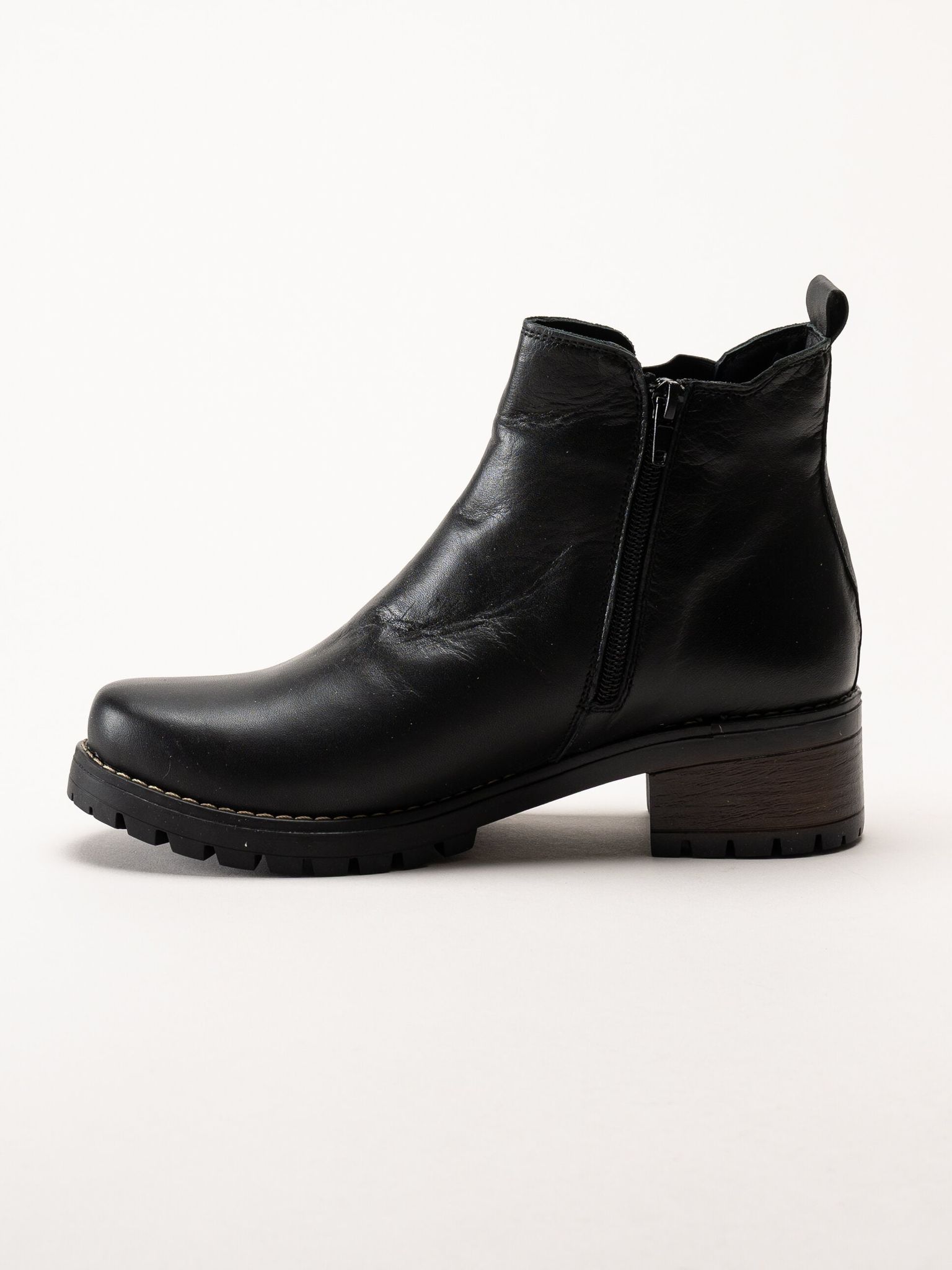 Charlotte of Sweden - Svarta chelsea boots i skinn