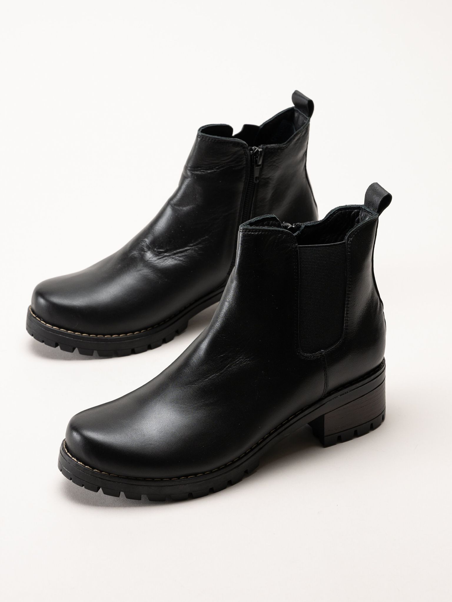 Charlotte of Sweden - Svarta chelsea boots i skinn