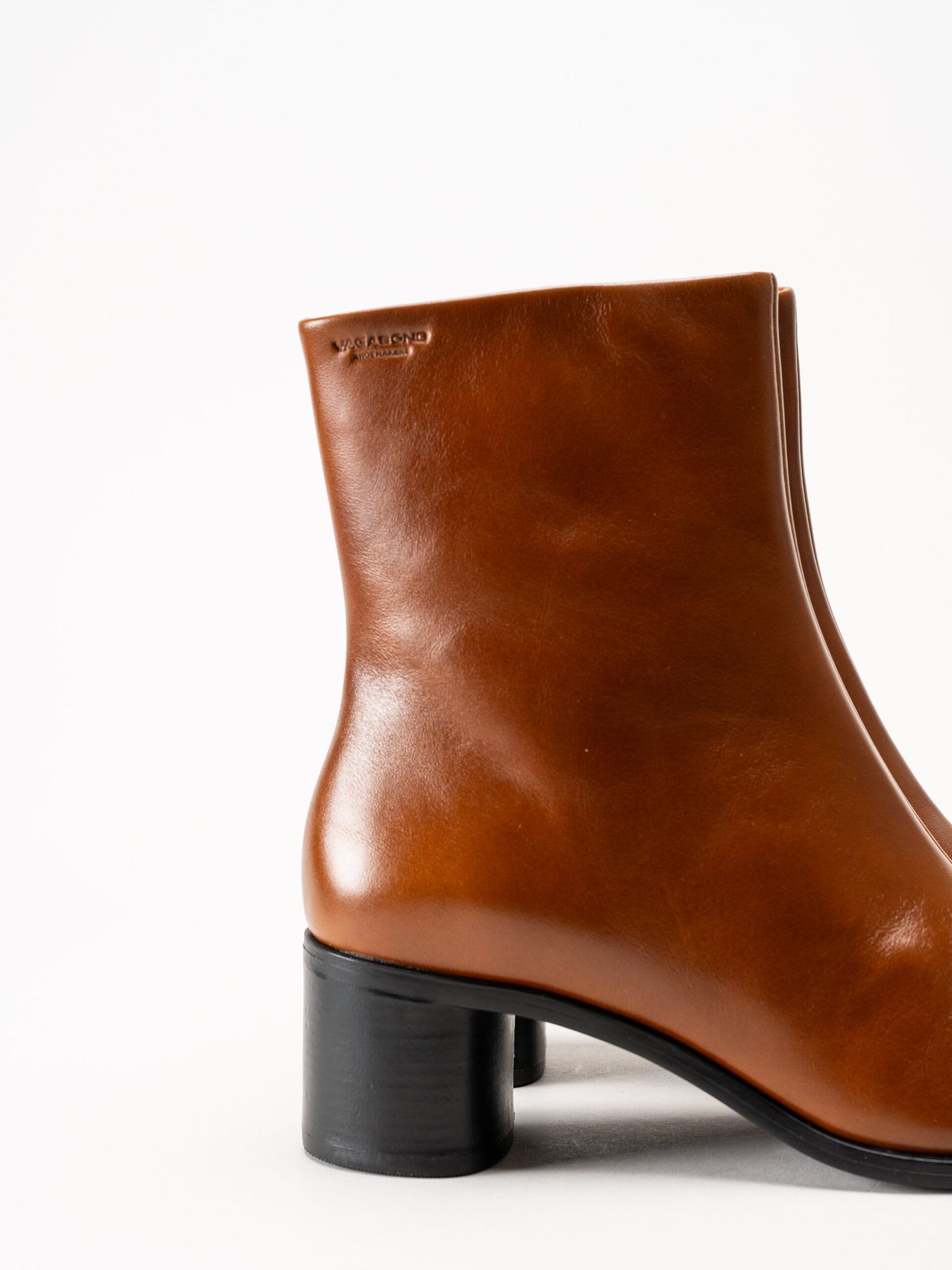 Vagabond - Fay - Ljusbruna boots i skinn