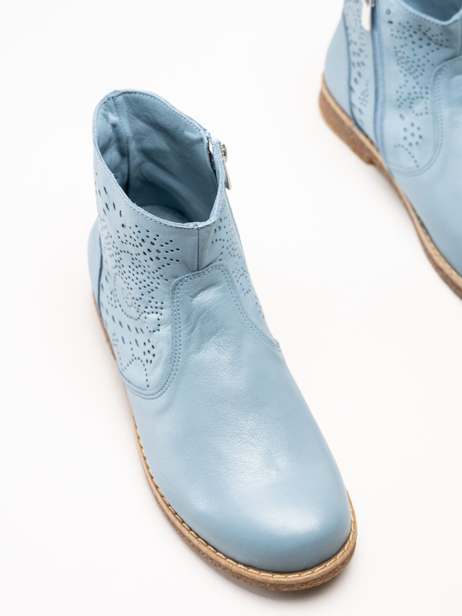 Charlotte of Sweden - Blå boots i skinn