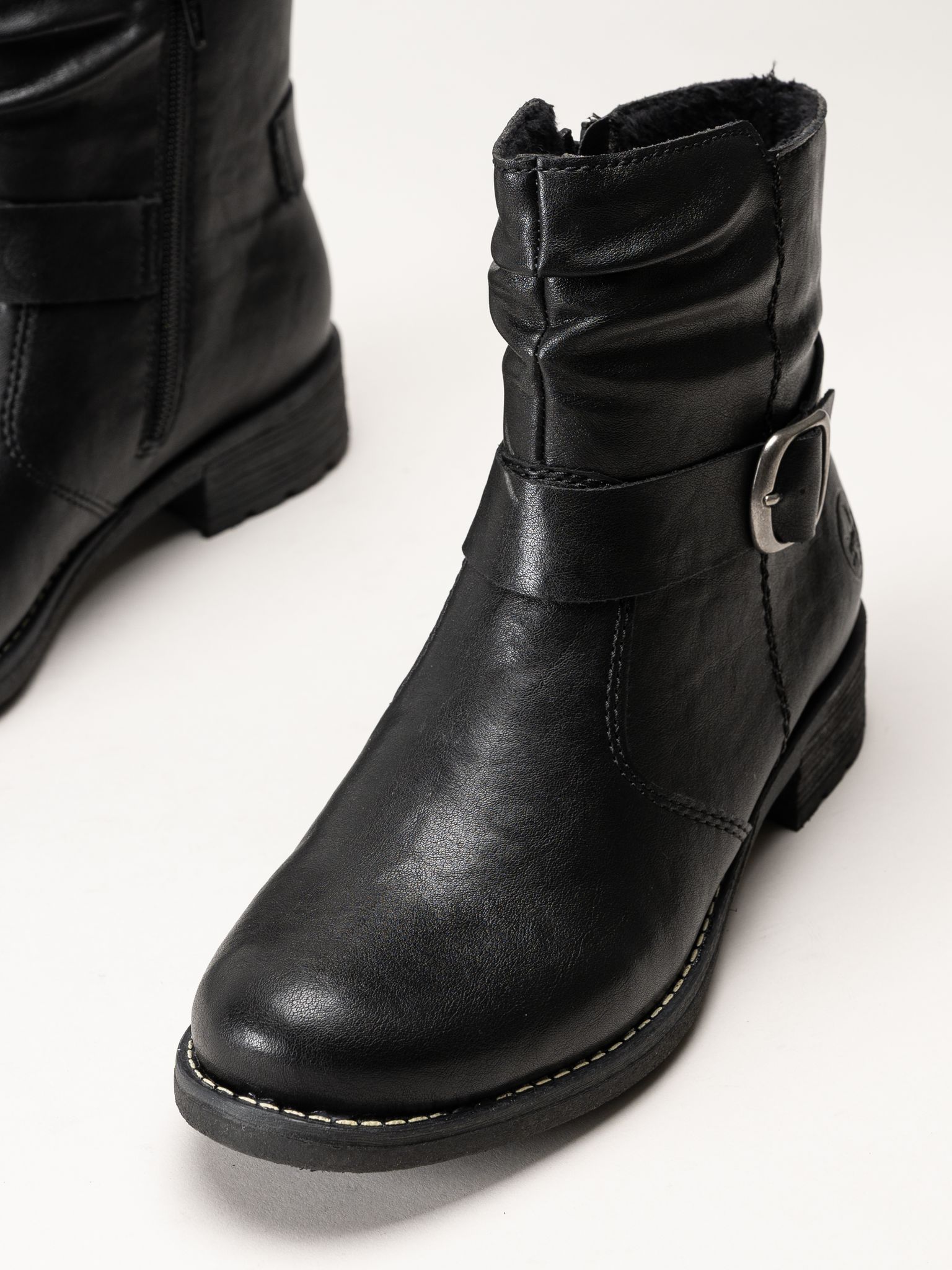 Rieker - Svarta fodrade boots