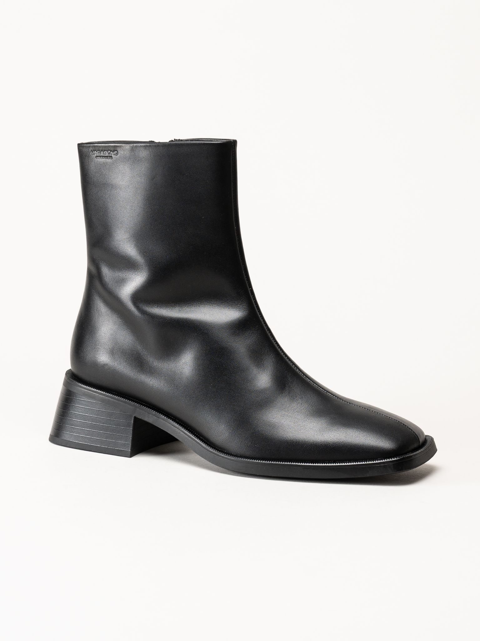 Vagabond - Blanca - Svarta boots
