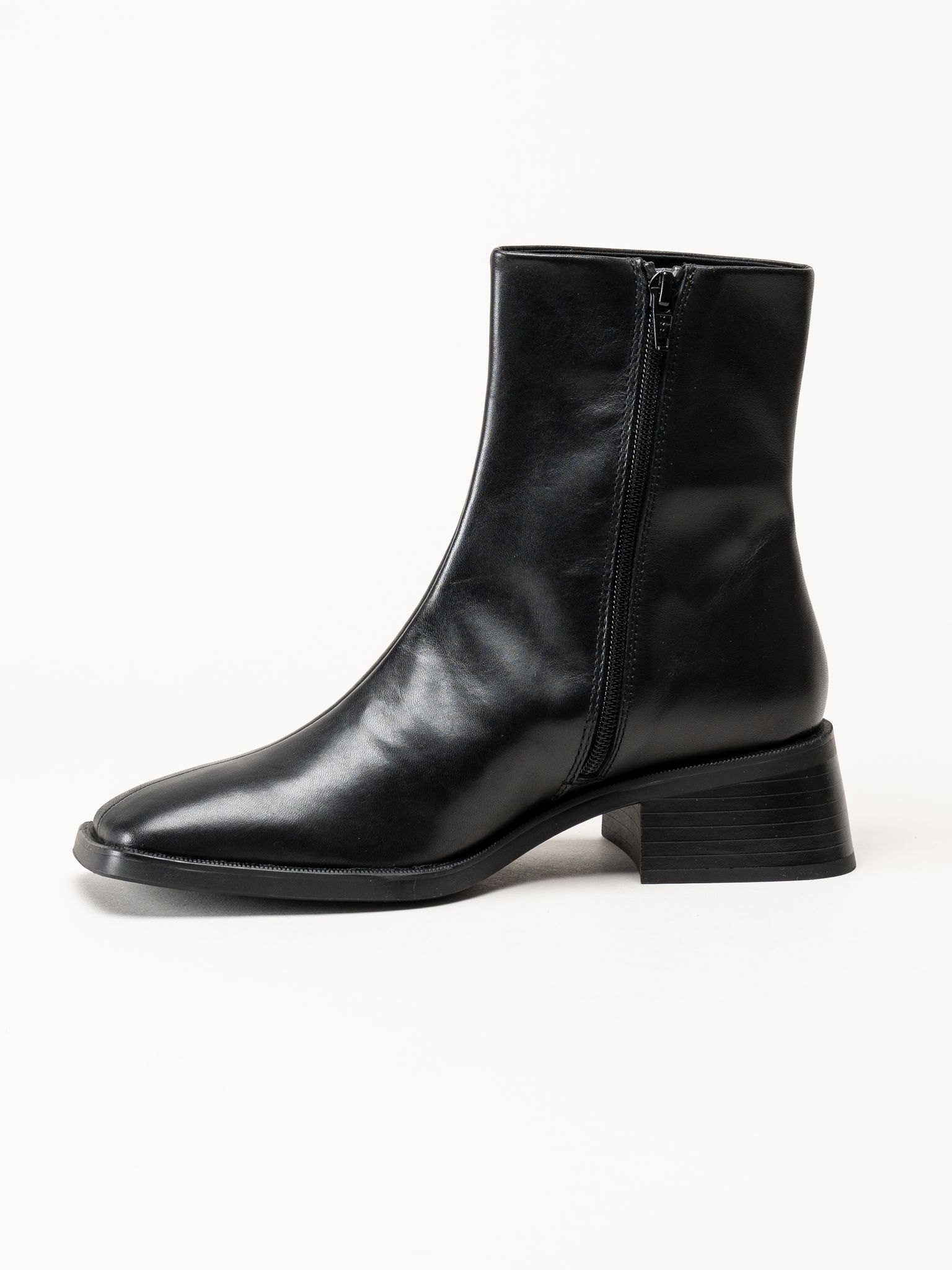 Vagabond - Blanca - Svarta boots