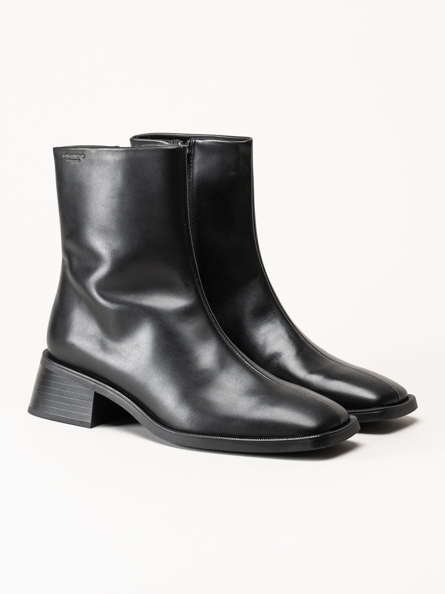 Vagabond - Blanca - Svarta boots