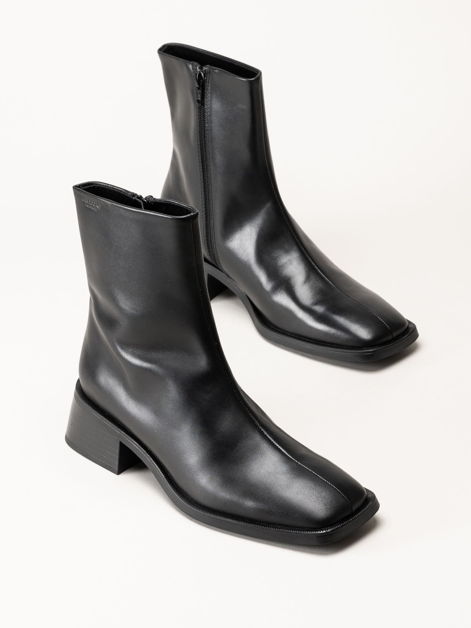 Vagabond - Blanca - Svarta boots