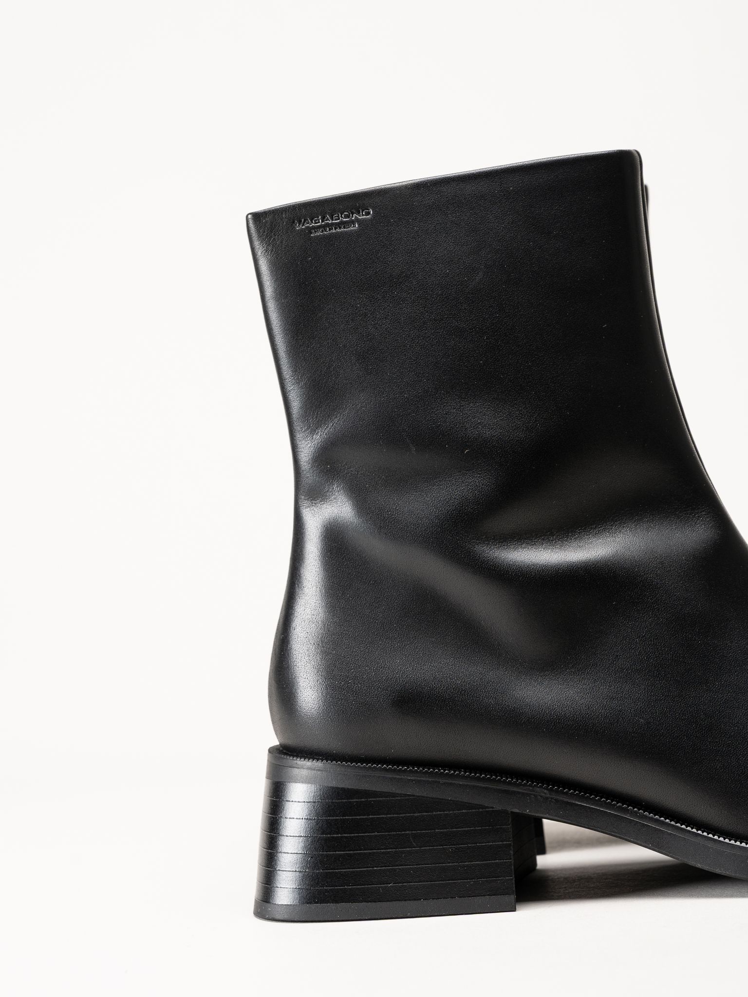 Vagabond - Blanca - Svarta boots