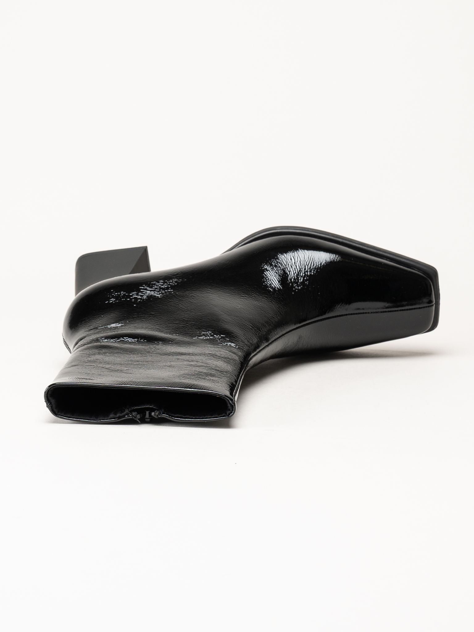 Vagabond - Hedda - Svarta boots i lack