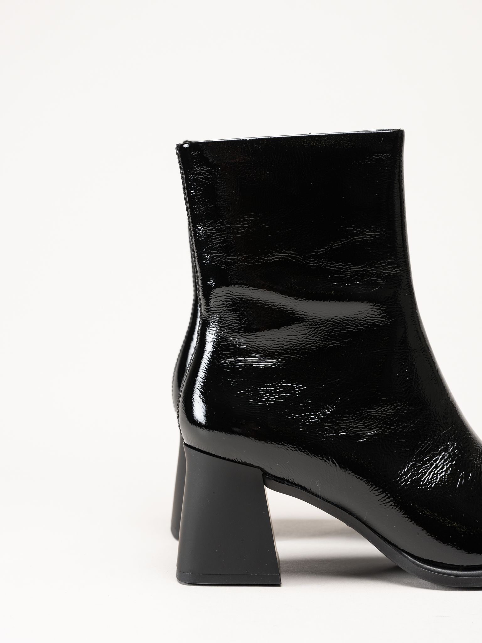 Vagabond - Hedda - Svarta boots i lack