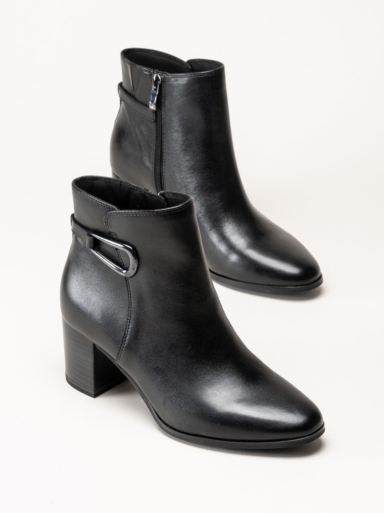 Caprice - Svarta skinnboots