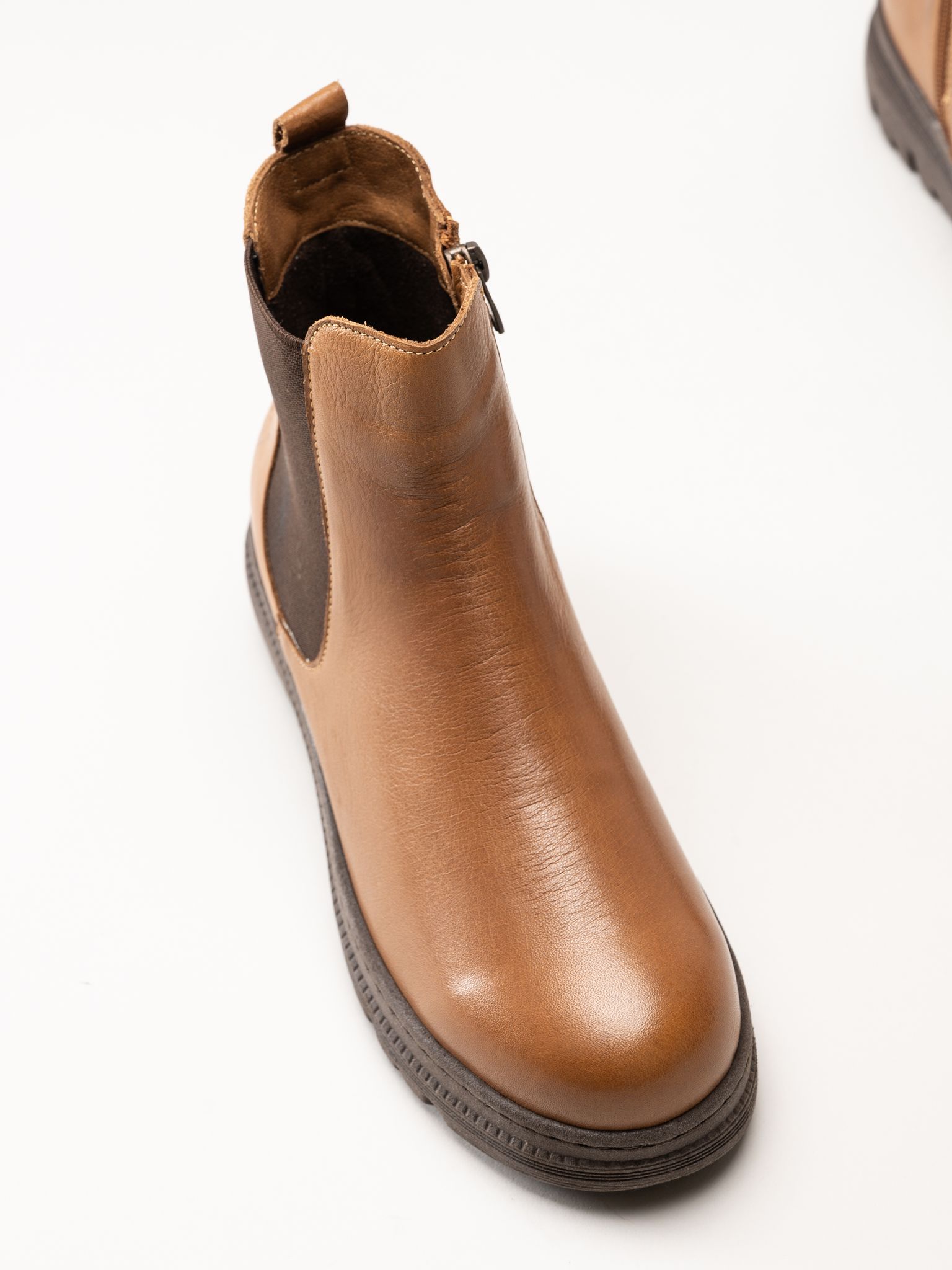 Charlotte of Sweden - Ljusbruna boots