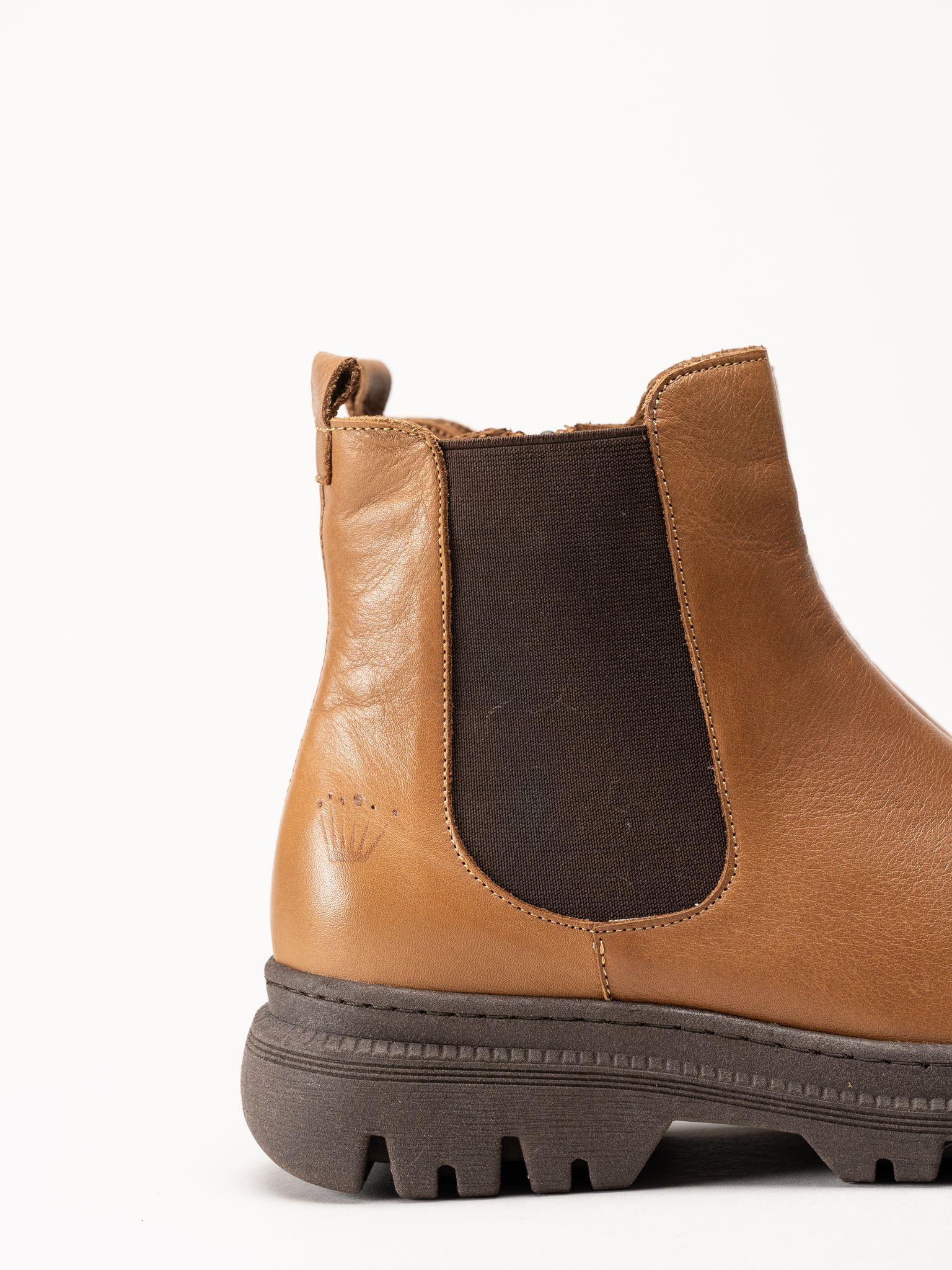 Charlotte of Sweden - Ljusbruna boots
