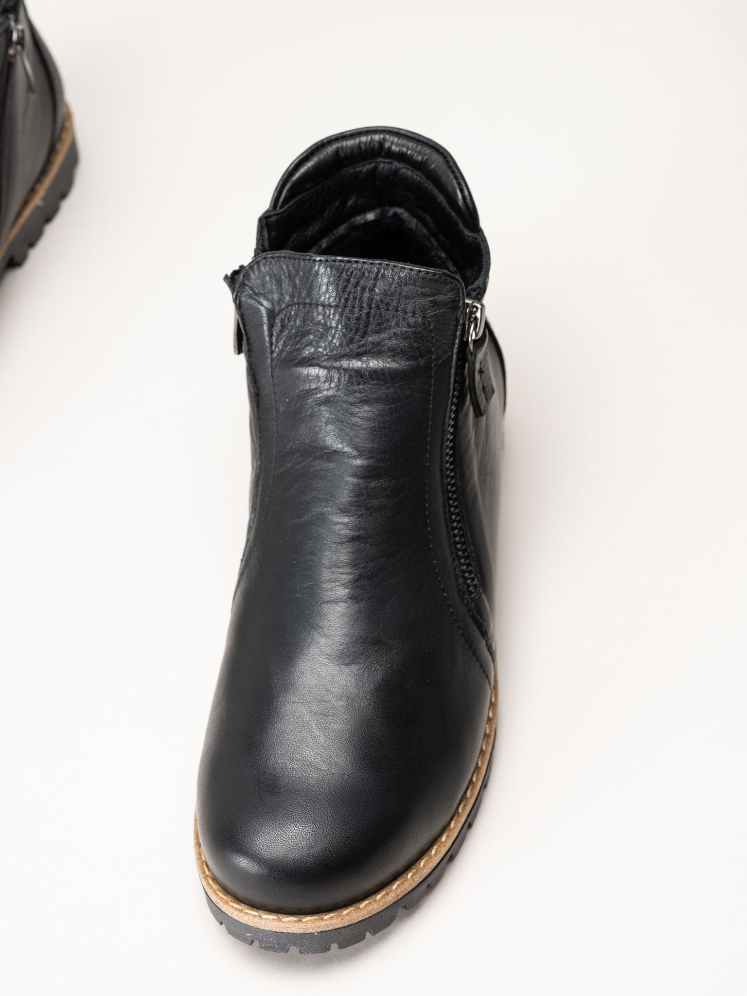 Charlotte of Sweden - Svarta boots