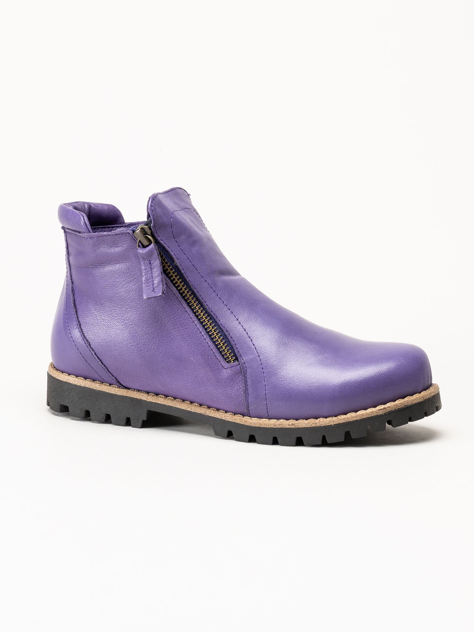 Charlotte of Sweden - Lila boots