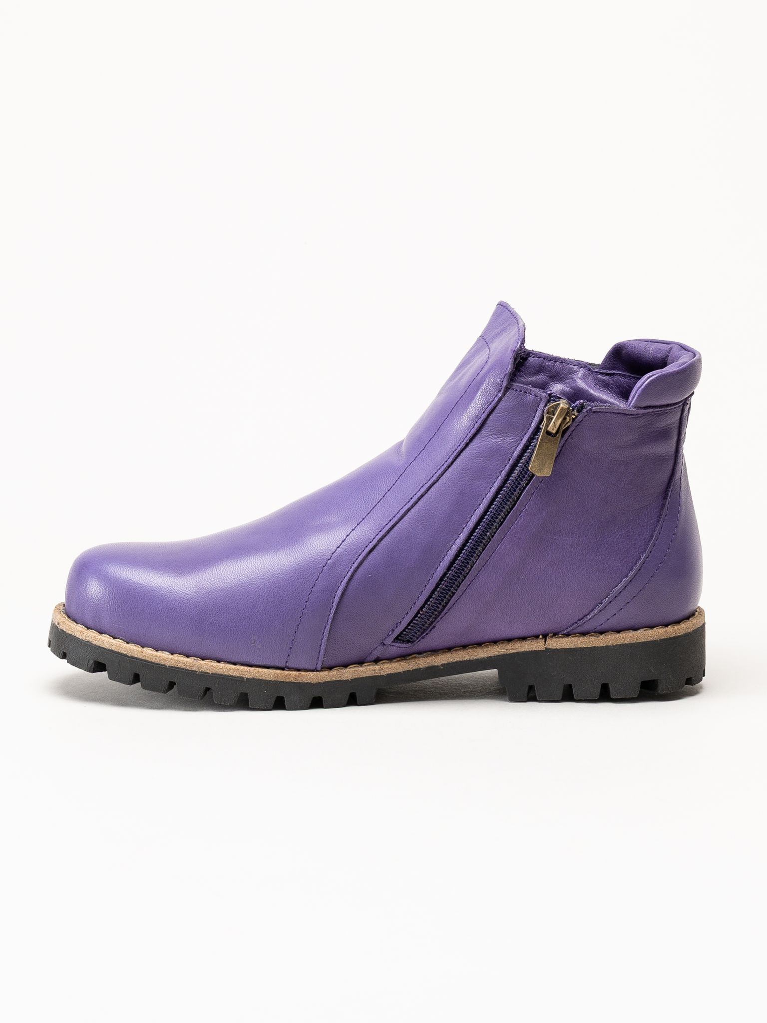 Charlotte of Sweden - Lila boots