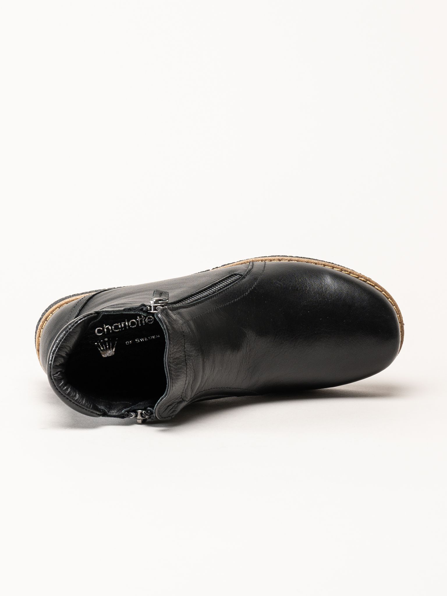 Charlotte of Sweden - Svarta boots i skinn