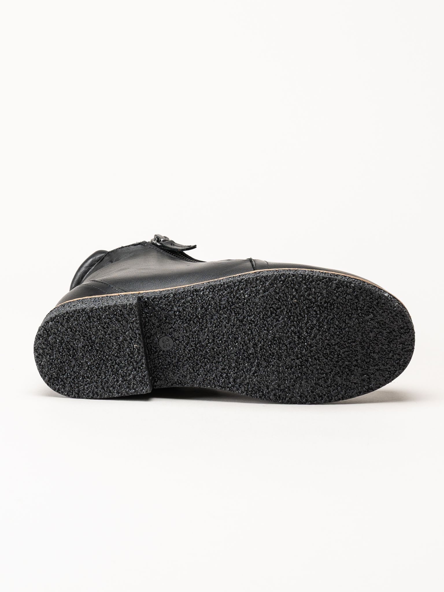 Charlotte of Sweden - Svarta boots i skinn