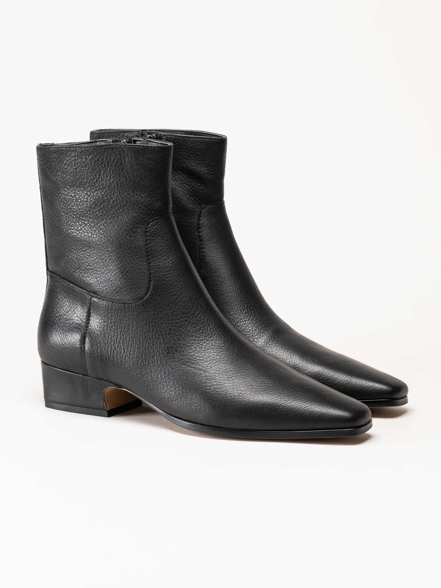 Steve Madden - Dusty - Svarta stövletter i skinn