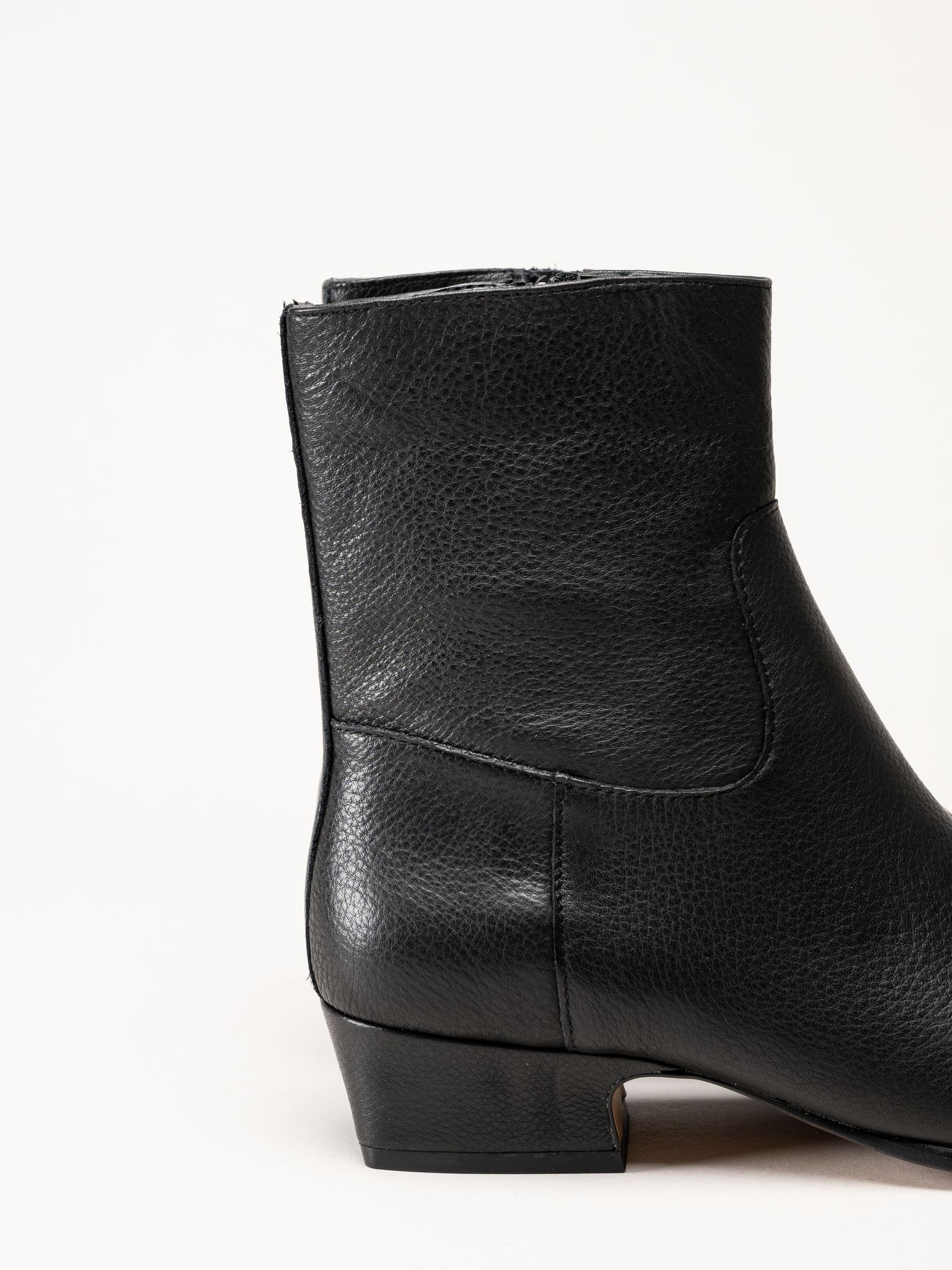 Steve Madden - Dusty - Svarta stövletter i skinn