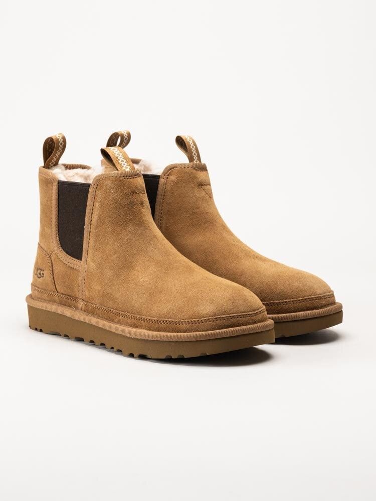UGG - M Neumel Chelsea - Ljusbruna chelsea boots i mocka med ullfoder