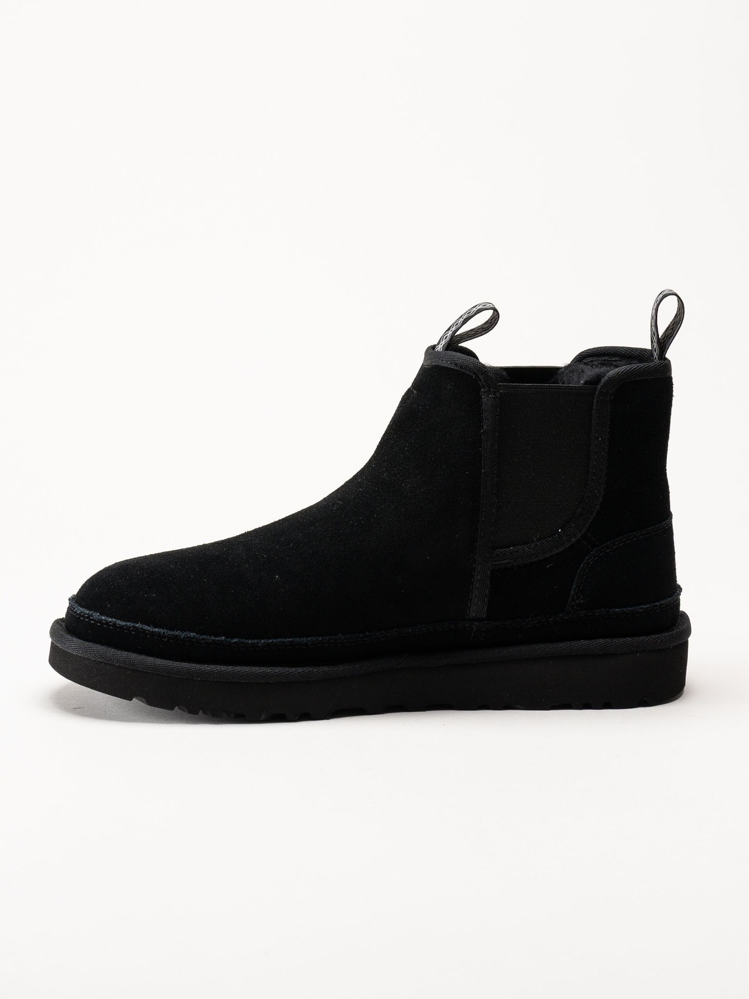 UGG - M Neumel Chelsea - Svarta chelsea boots i mocka med ullfoder