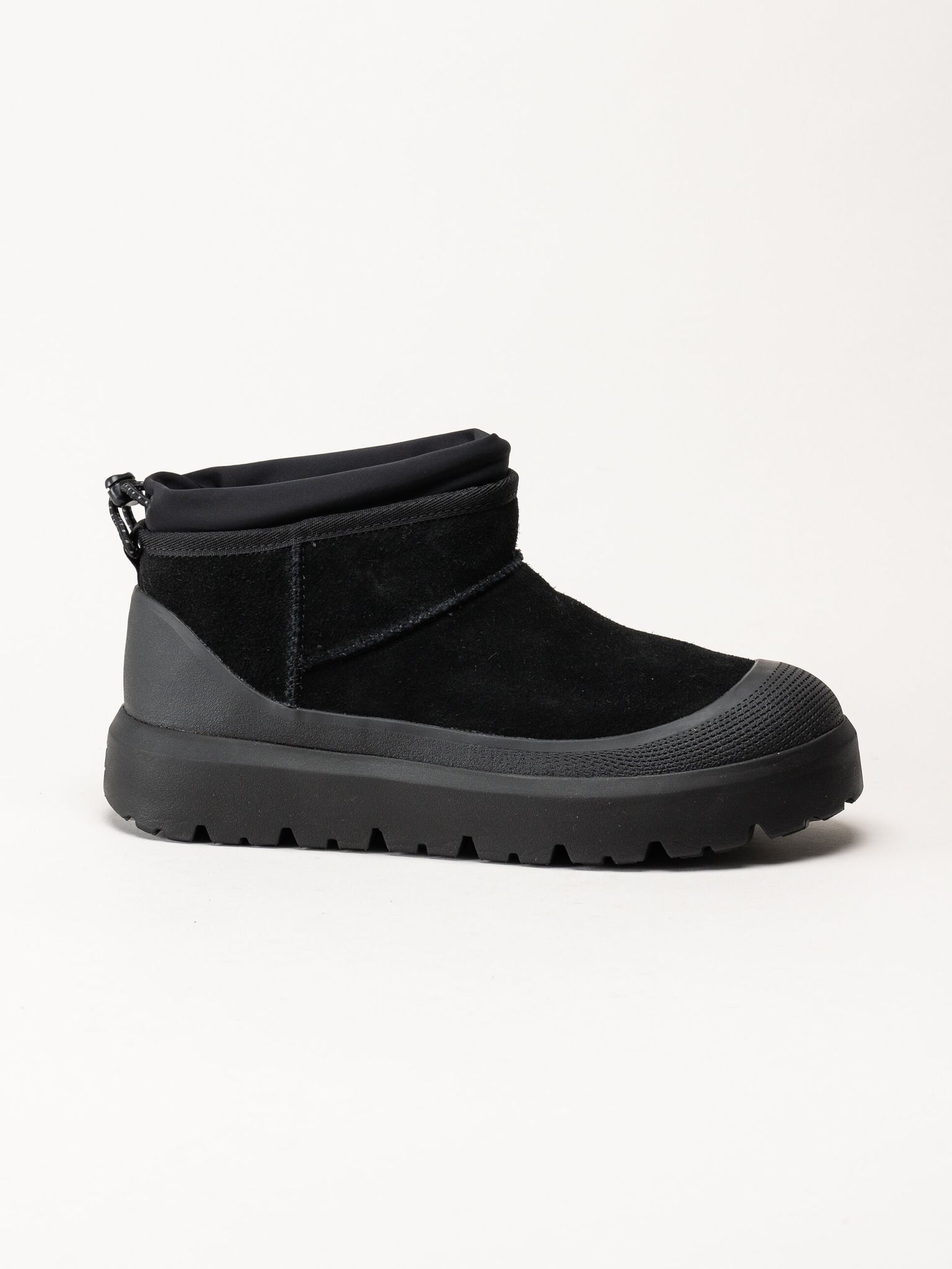 UGG - M Cl Ultra Mini Weather Hybrid - Svarta ullfodrade boots