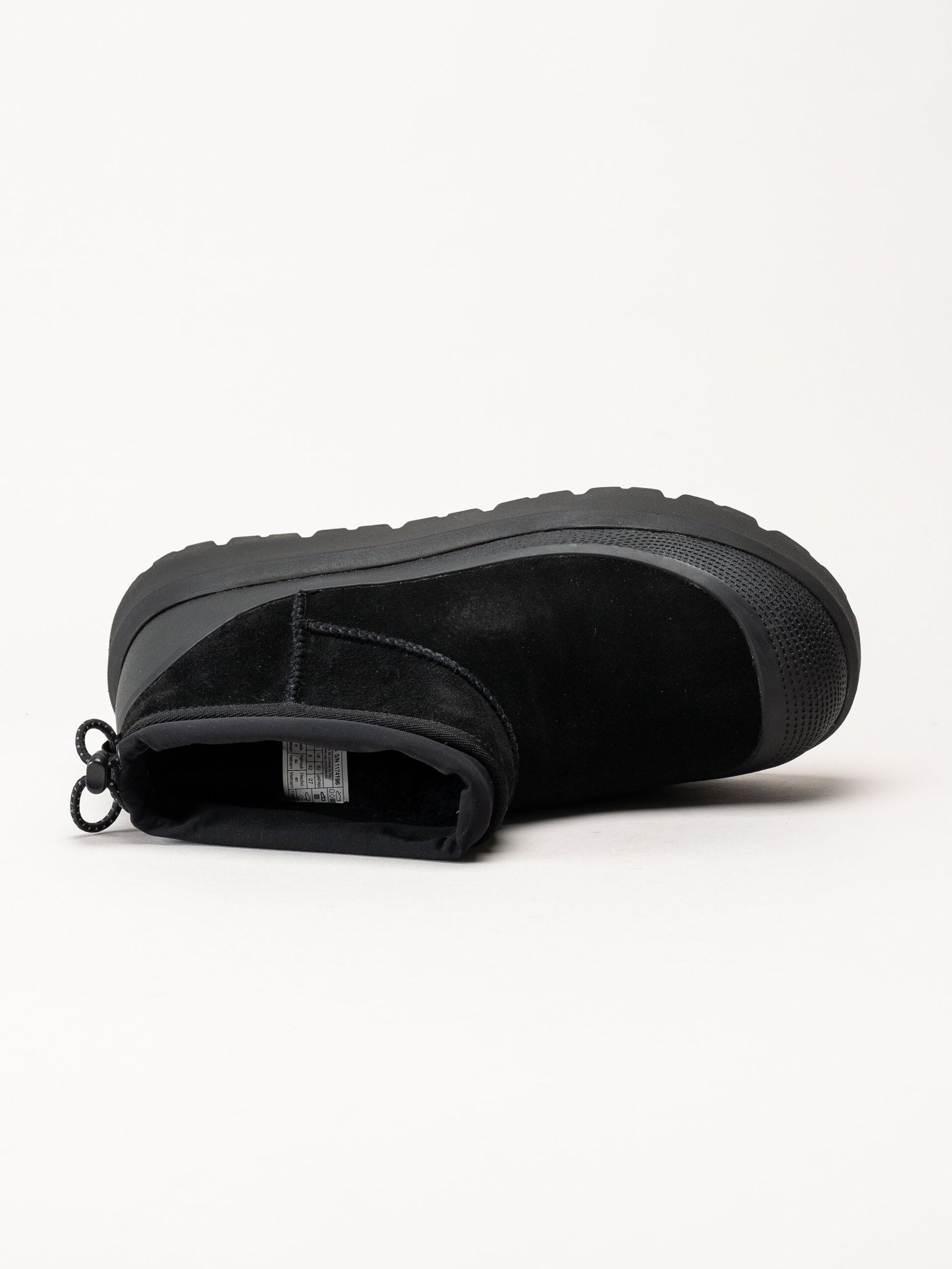 UGG - M Cl Ultra Mini Weather Hybrid - Svarta ullfodrade boots