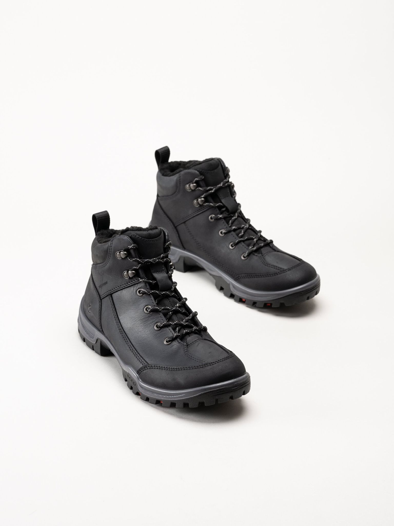 Ecco - Xpedition III WP - Svarta vandringskängor i oljad nubuck