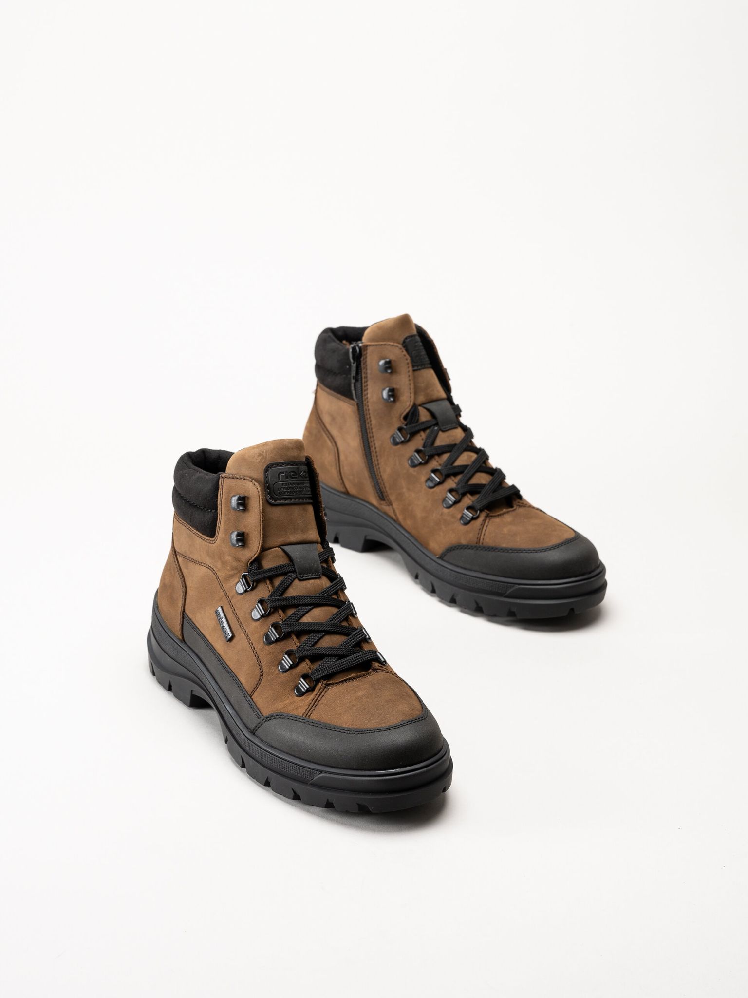 Rieker - Bruna broddkängor i oljad nubuck