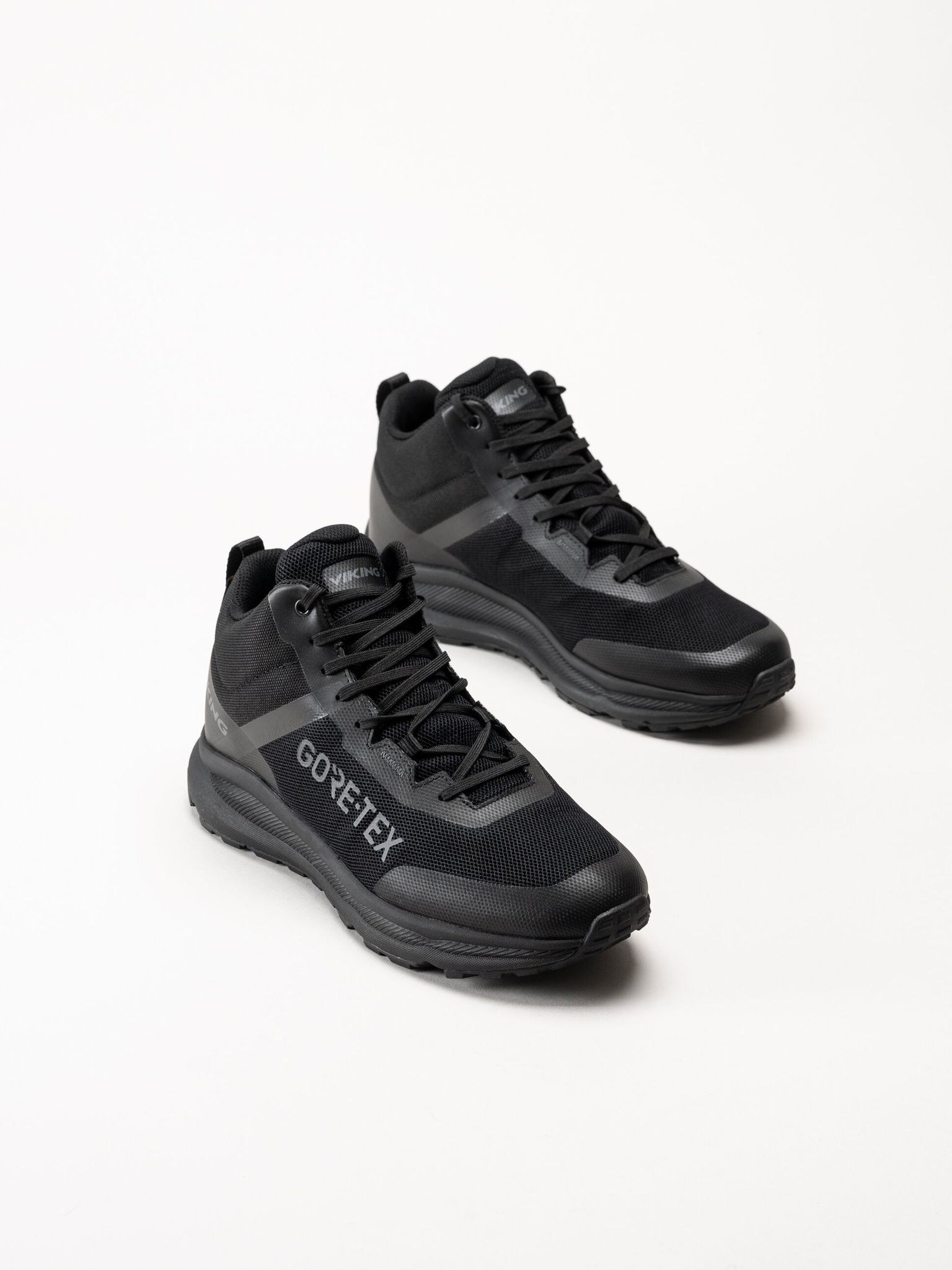 Viking Footwear - Stride Mid GTX - Svarta vandringsskor  i Gore-tex