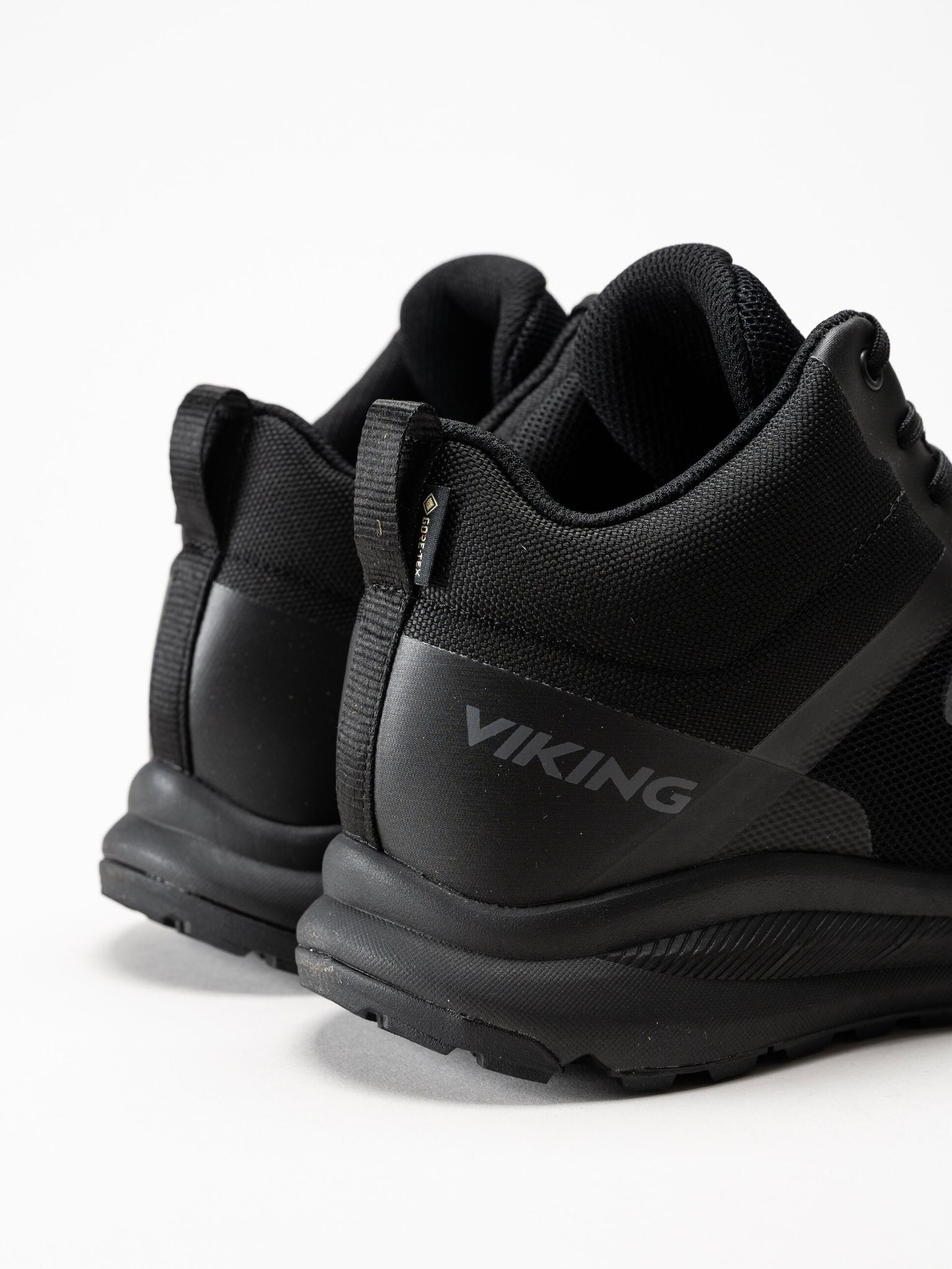 Viking Footwear - Stride Mid GTX - Svarta vandringsskor  i Gore-tex