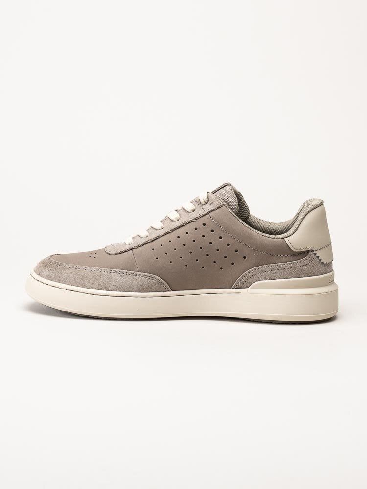 Clarks - Courtline Run - Beige sneakers i nubuck och mocka
